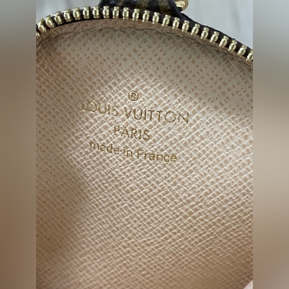 Authentic Louis Vuitton monogram coin purse - Picture 6 of 7